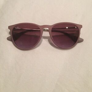 Erika Ray Ban
